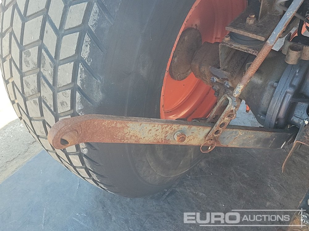 Compact tractor Kubota L4200: picture 25
