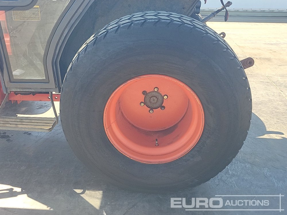 Compact tractor Kubota L4200: picture 10