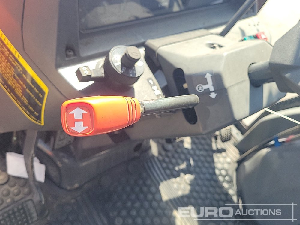 Compact tractor Kubota L4200: picture 32