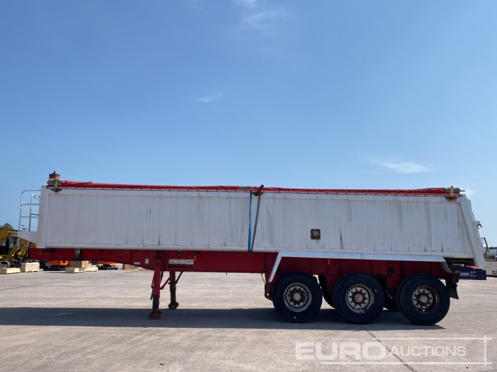 Montracon Tri Axle Aluminum Insulated Aggregate Tipping Trailer, Split Tail Door. ROR Drums, Lift Axle, Roll Over Cover - Tipper semi-trailer: picture 2 Montracon Tri Axle Aluminum Insulated Aggregate Tipping Trailer, Split Tail Door. ROR Drums, Lift Axle, Roll Over Cover - Tipper semi-trailer: picture 2