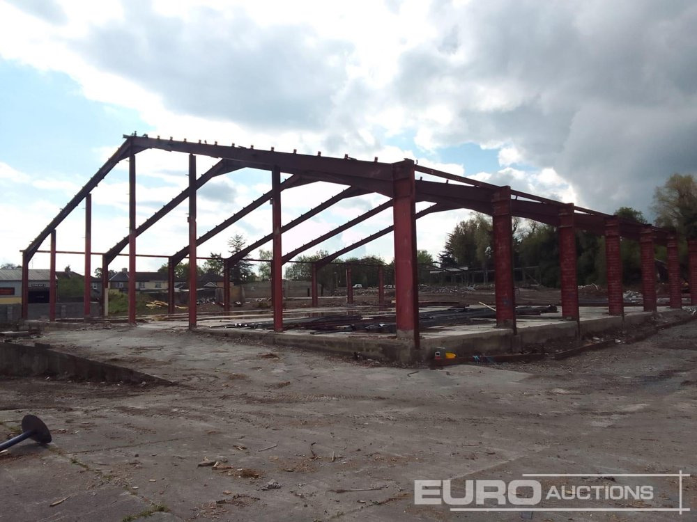 Portal Frame Building L140' x W120', 16' to Eaves, Purlins - Construction container: picture 1 Portal Frame Building L140' x W120', 16' to Eaves, Purlins - Construction container: picture 1