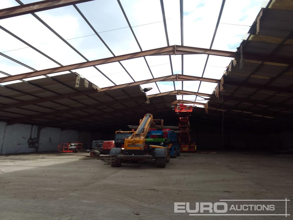 Portal Frame Building L200' x W100', 16' to Eaves, Purlins - Construction container: picture 2 Portal Frame Building L200' x W100', 16' to Eaves, Purlins - Construction container: picture 2