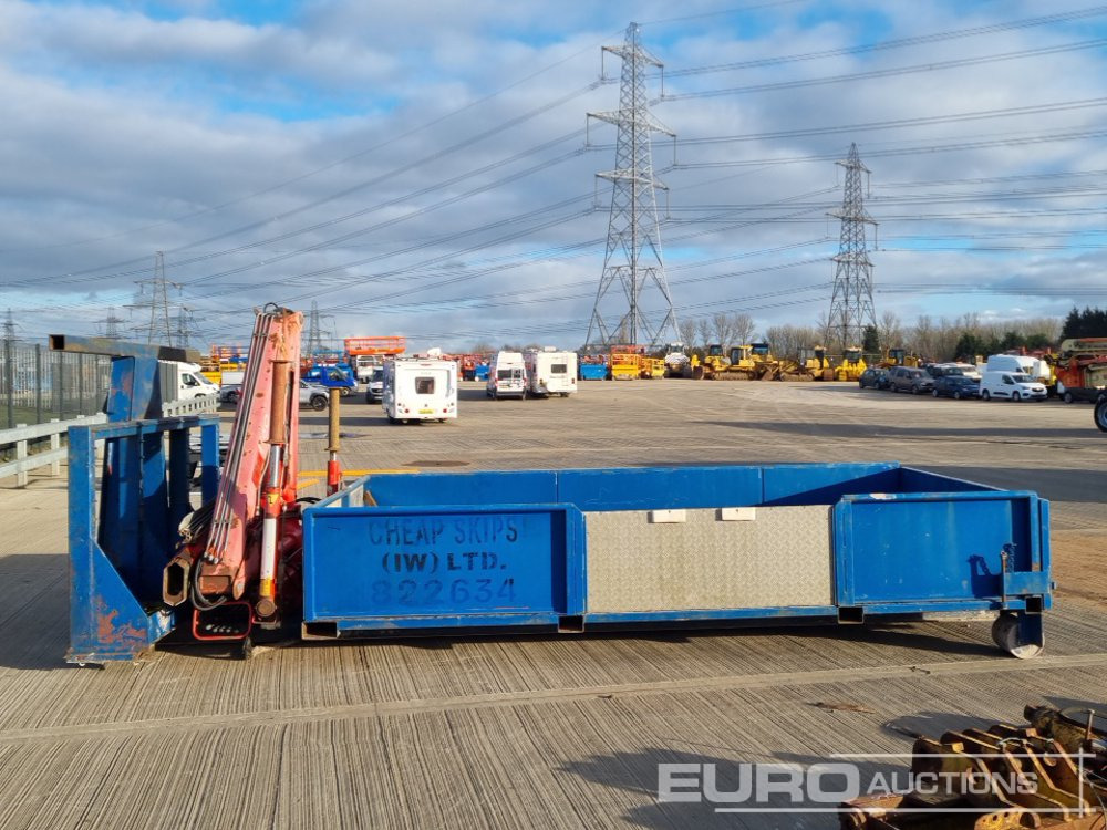 RORO Skip Body, Fassi F60 Hydraulic Loading Crane - Roll-off container: picture 2 RORO Skip Body, Fassi F60 Hydraulic Loading Crane - Roll-off container: picture 2