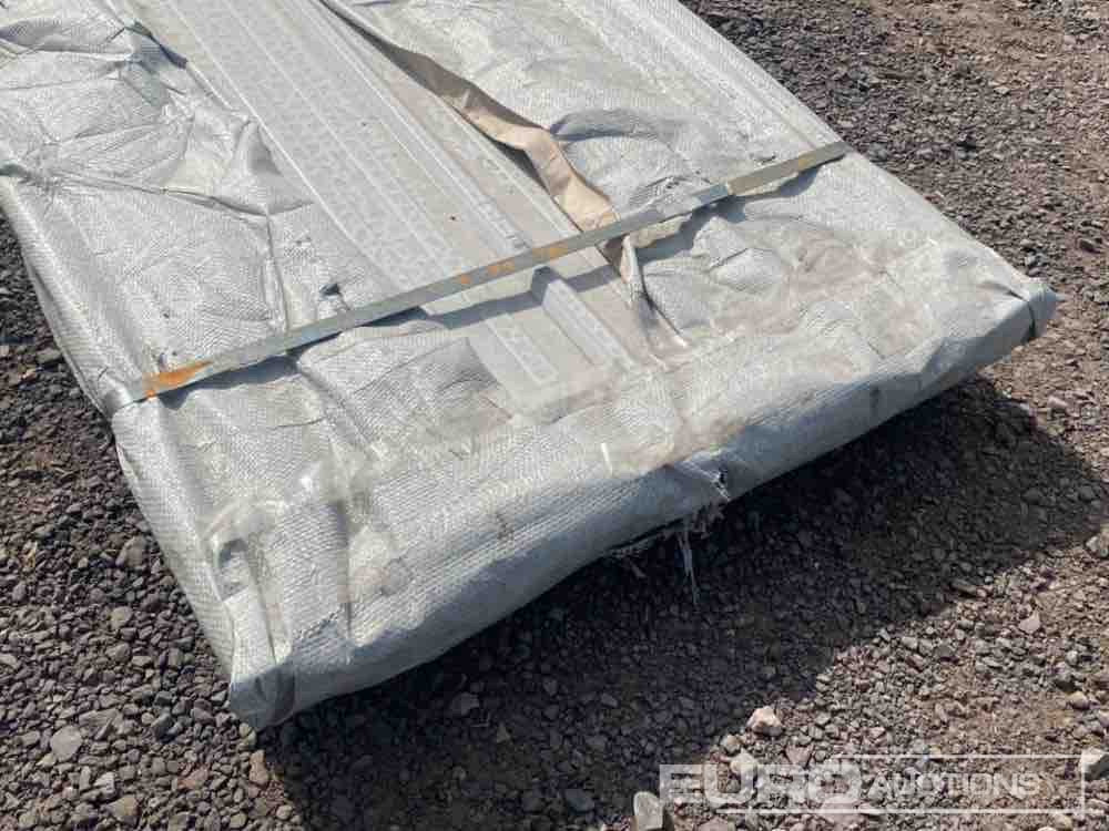 Unused 10' Cladding Sheets (100 of) - Construction equipment: picture 3 Unused 10' Cladding Sheets (100 of) - Construction equipment: picture 3