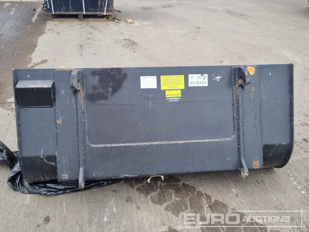 Bucket Unused 2024 Rhinox 72" Loading Bucket to suit Telehandler: picture 6