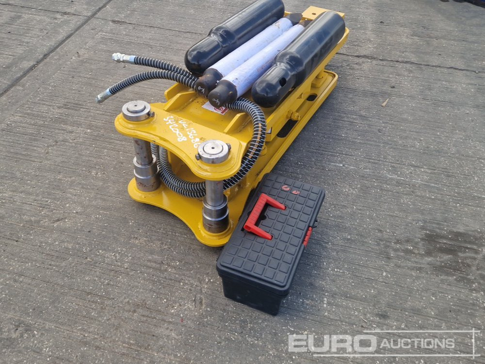 Unused 2025 BLK 680 - Hydraulic hammer: picture 5 Unused 2025 BLK 680 - Hydraulic hammer: picture 5