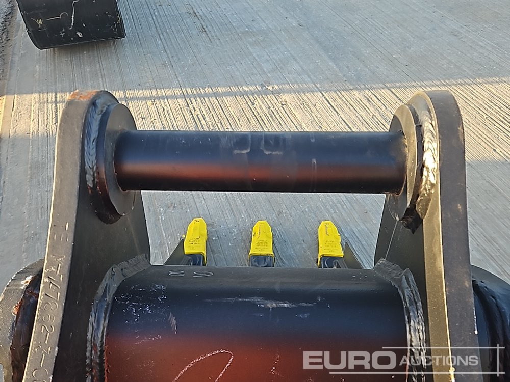 Bucket Unused 24" Digging Bucket 70mm Pin to suit 14-16 Ton Excavator: picture 11