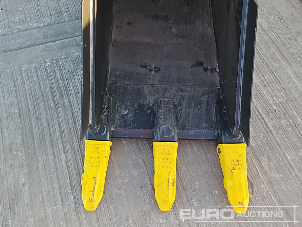 Bucket Unused 24" Digging Bucket 70mm Pin to suit 14-16 Ton Excavator: picture 9