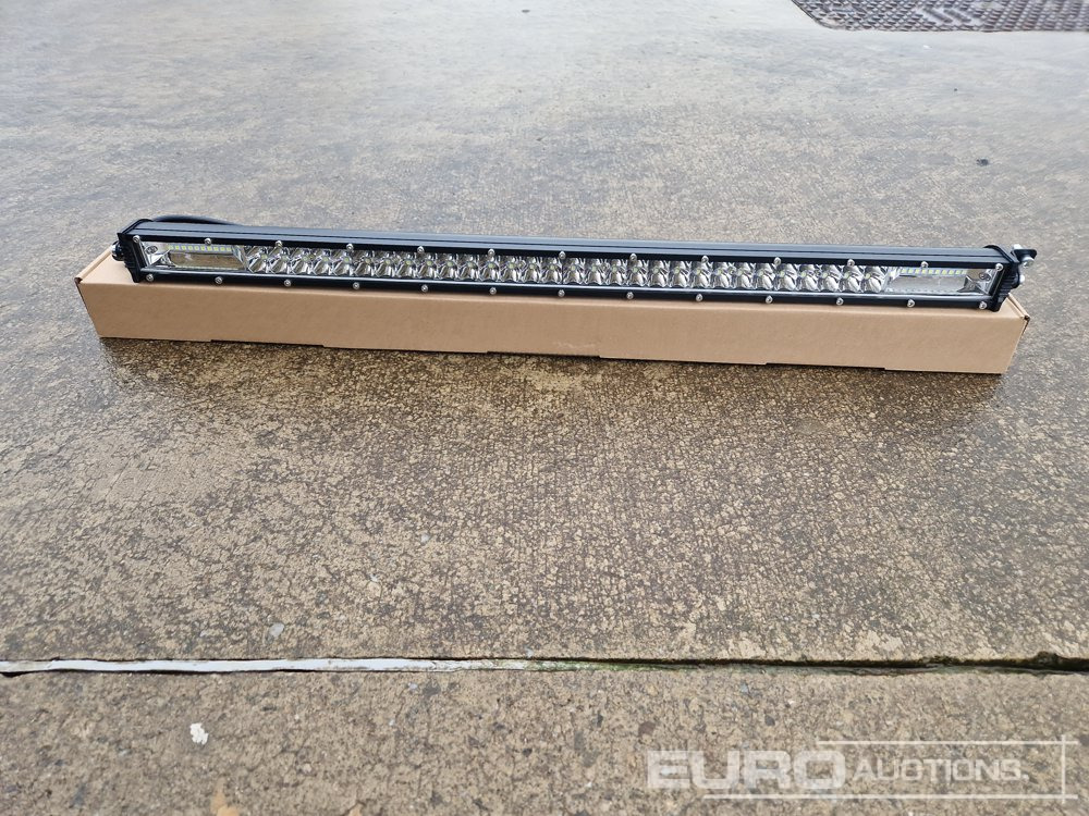 Unused 25" 240W Combo Beam LED Light Bar, Mounting Brackets, IP68 Waterproof - Workshop equipment: picture 5 Unused 25" 240W Combo Beam LED Light Bar, Mounting Brackets, IP68 Waterproof - Workshop equipment: picture 5