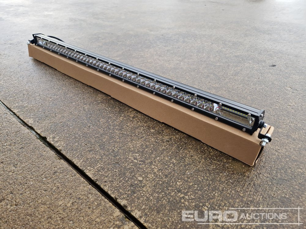Unused 32" 300W Combo Beam LED Light Bar, Mounting Brackets, IP68 Waterproof - Workshop equipment: picture 1 Unused 32" 300W Combo Beam LED Light Bar, Mounting Brackets, IP68 Waterproof - Workshop equipment: picture 1