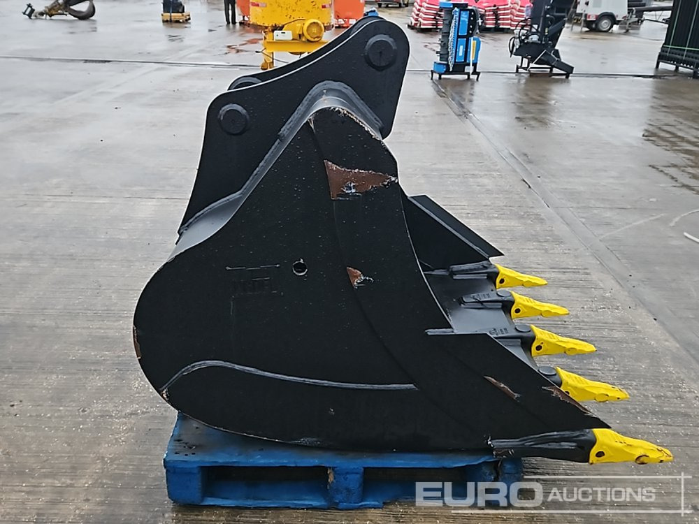 Bucket Unused 48" Digging Bucket 70mm Pin to suit 14-16 Ton Excavator: picture 9
