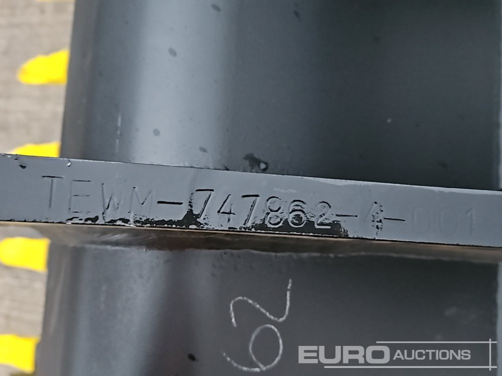 Bucket Unused 48" Digging Bucket 70mm Pin to suit 14-16 Ton Excavator: picture 14