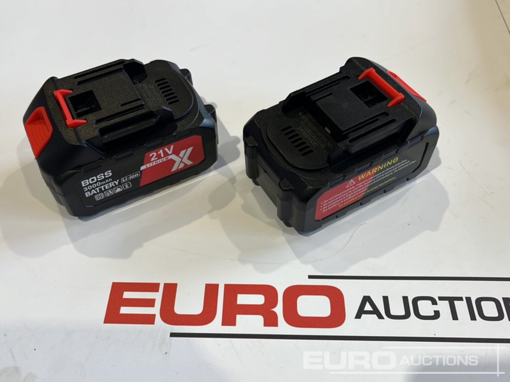 Construction equipment Unused Boss 21 Volt Lithium Battery Cordless Grease Gun, 2 Batteries, Charger, Case, Shoulder Strap, Extension Pieces and Fittings: picture 9 Construction equipment Unused Boss 21 Volt Lithium Battery Cordless Grease Gun, 2 Batteries, Charger, Case, Shoulder Strap, Extension Pieces and Fittings: picture 9