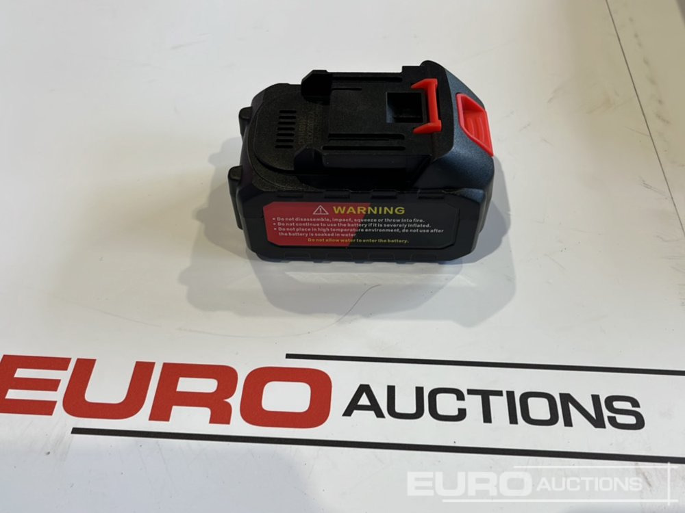 Construction equipment Unused Boss 21 Volt Lithium Battery Cordless Grease Gun, 2 Batteries, Charger, Case, Shoulder Strap, Extension Pieces and Fittings: picture 8 Construction equipment Unused Boss 21 Volt Lithium Battery Cordless Grease Gun, 2 Batteries, Charger, Case, Shoulder Strap, Extension Pieces and Fittings: picture 8