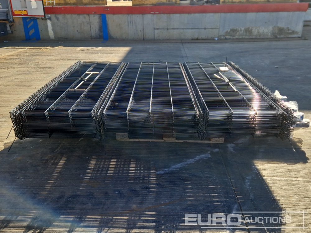 Construction equipment Unused Galvanised & Powder Coated Heavy Duty (5mm) Wire Mesh Fencing, 25 x H2.4m x W2.2m Panels, 26 x 60mm x 60mm x3m Posts, with Fittings (Black): picture 6