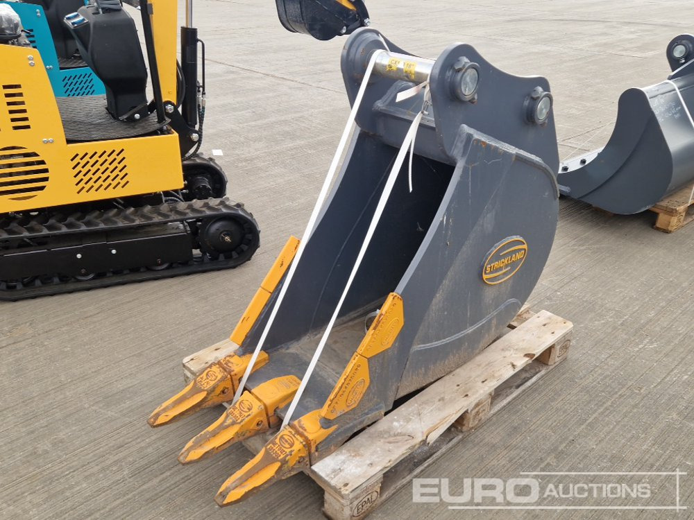 Unused Strickland 18" Digging Bucket 65mm Pin to suit 13 Ton Excavator - Bucket: picture 1 Unused Strickland 18" Digging Bucket 65mm Pin to suit 13 Ton Excavator - Bucket: picture 1