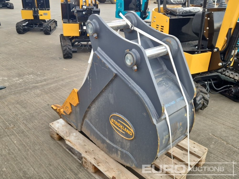 Unused Strickland 18" Digging Bucket 65mm Pin to suit 13 Ton Excavator - Bucket: picture 3 Unused Strickland 18" Digging Bucket 65mm Pin to suit 13 Ton Excavator - Bucket: picture 3