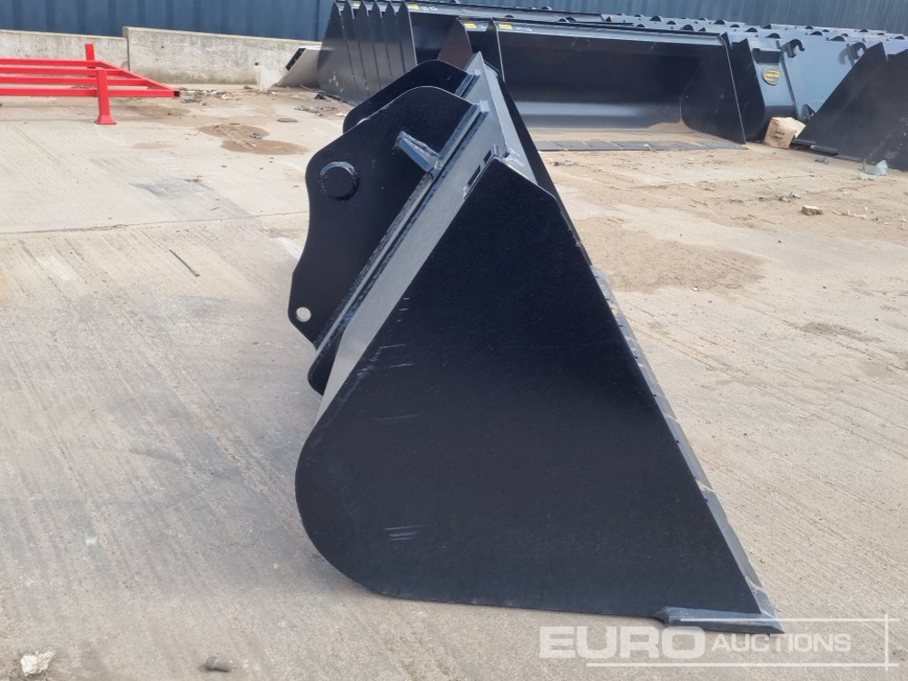 Bucket Unused Strickland 90" Loading Bucket to suit Manitou Telehandler: picture 6