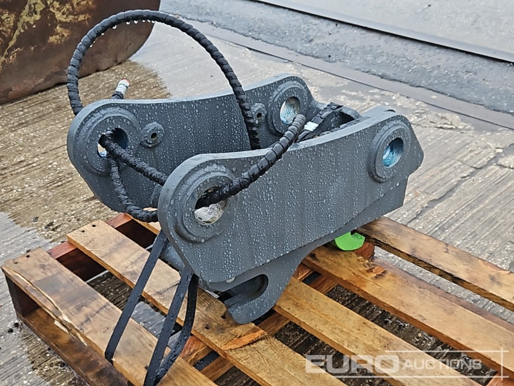Unused Wacker Neuson Hydraulic Double Lock QH 50mm Pin to suit 6-8 Ton Excavator - Quick coupler: picture 1 Unused Wacker Neuson Hydraulic Double Lock QH 50mm Pin to suit 6-8 Ton Excavator - Quick coupler: picture 1