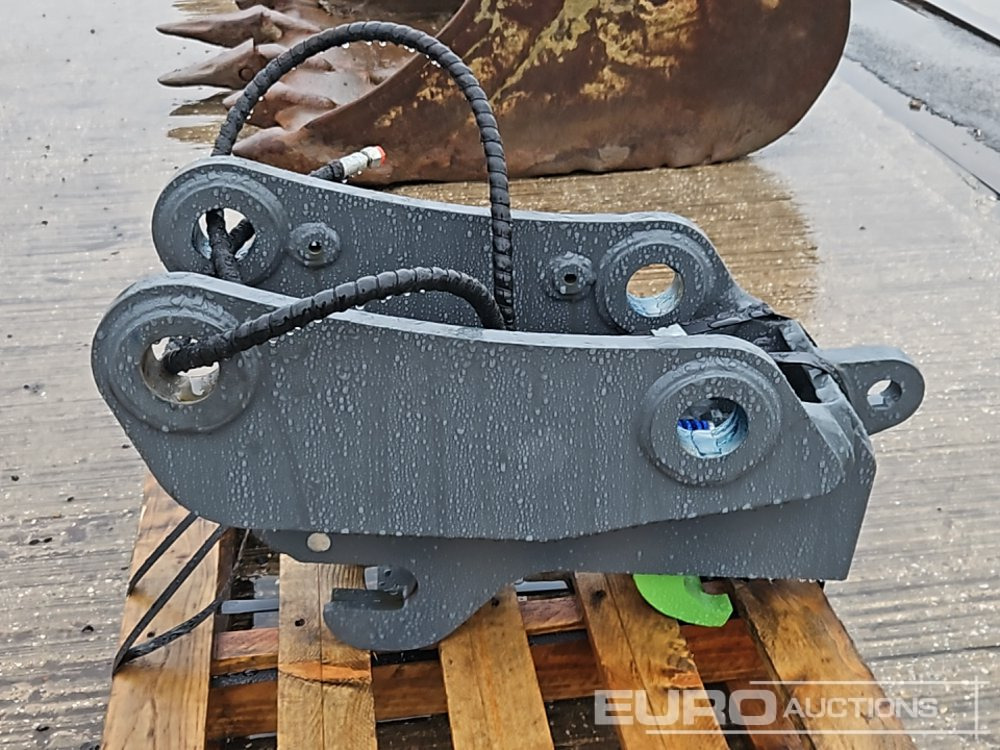 Unused Wacker Neuson Hydraulic Double Lock QH 50mm Pin to suit 6-8 Ton Excavator - Quick coupler: picture 2 Unused Wacker Neuson Hydraulic Double Lock QH 50mm Pin to suit 6-8 Ton Excavator - Quick coupler: picture 2