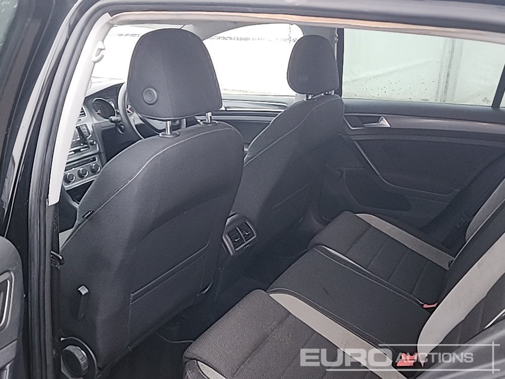 Car Volkswagen Golf: picture 26