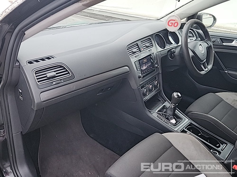 Car Volkswagen Golf: picture 24