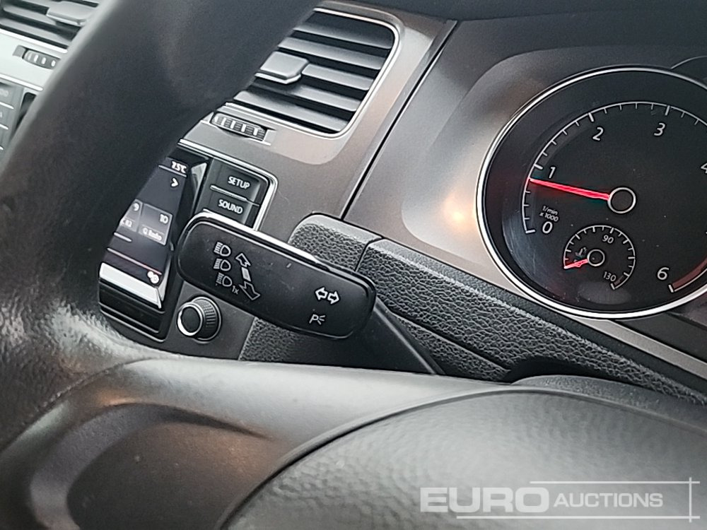 Car Volkswagen Golf: picture 17