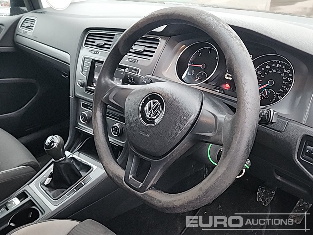 Car Volkswagen Golf: picture 16