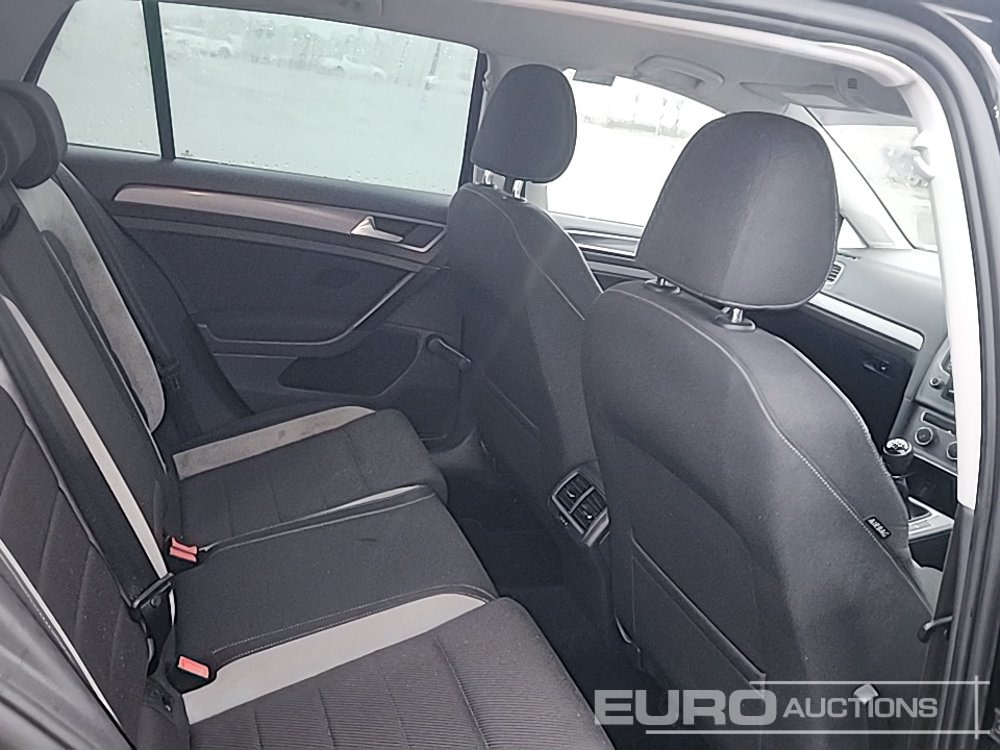 Car Volkswagen Golf: picture 28