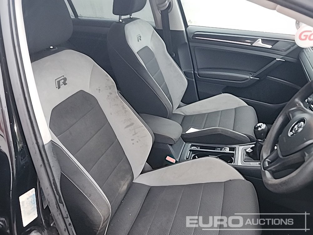 Car Volkswagen Golf: picture 13