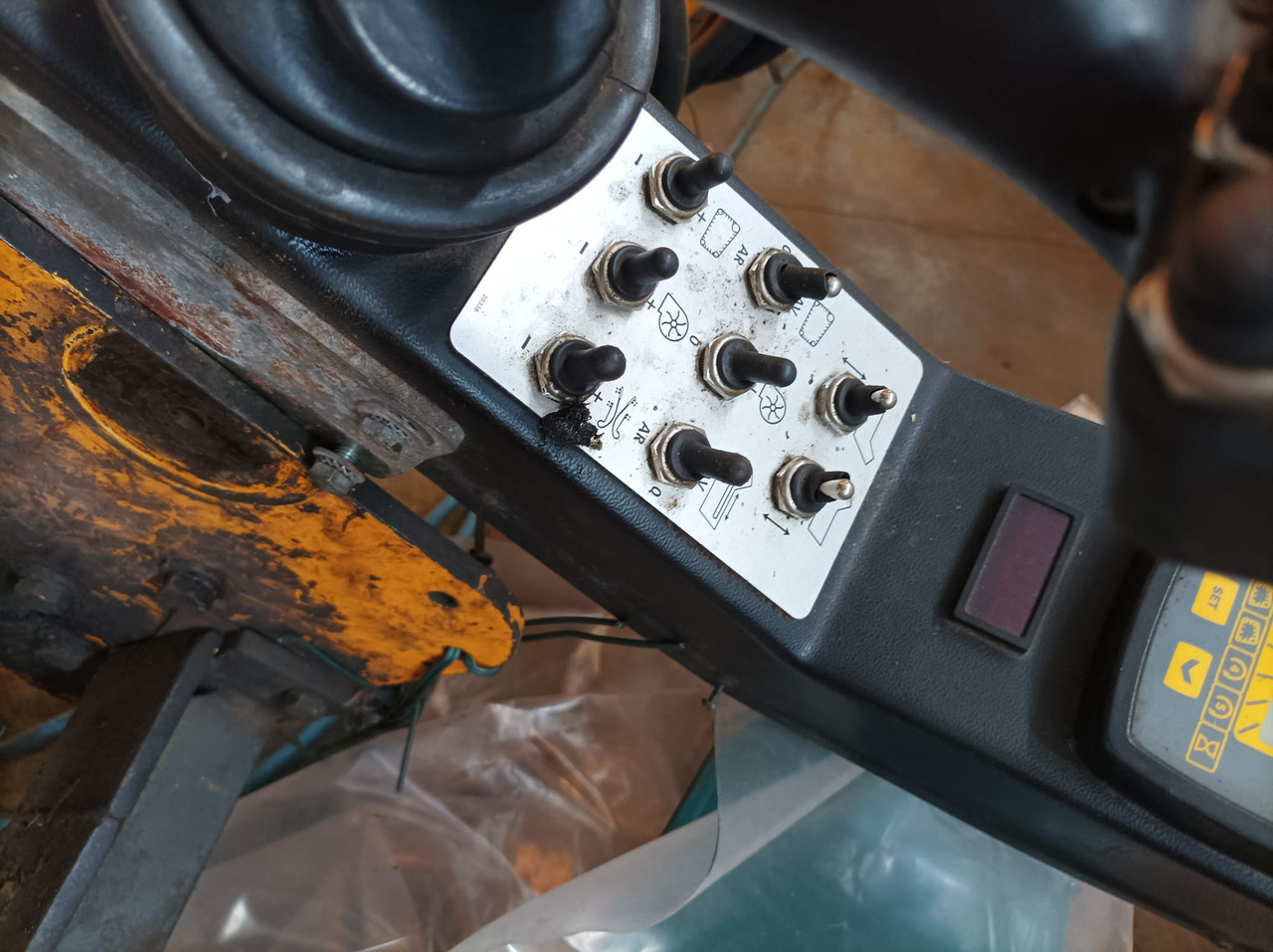 Vendemmiatrice usata Grégoire G60I - Grape harvesting machine: picture 5 Vendemmiatrice usata Grégoire G60I - Grape harvesting machine: picture 5