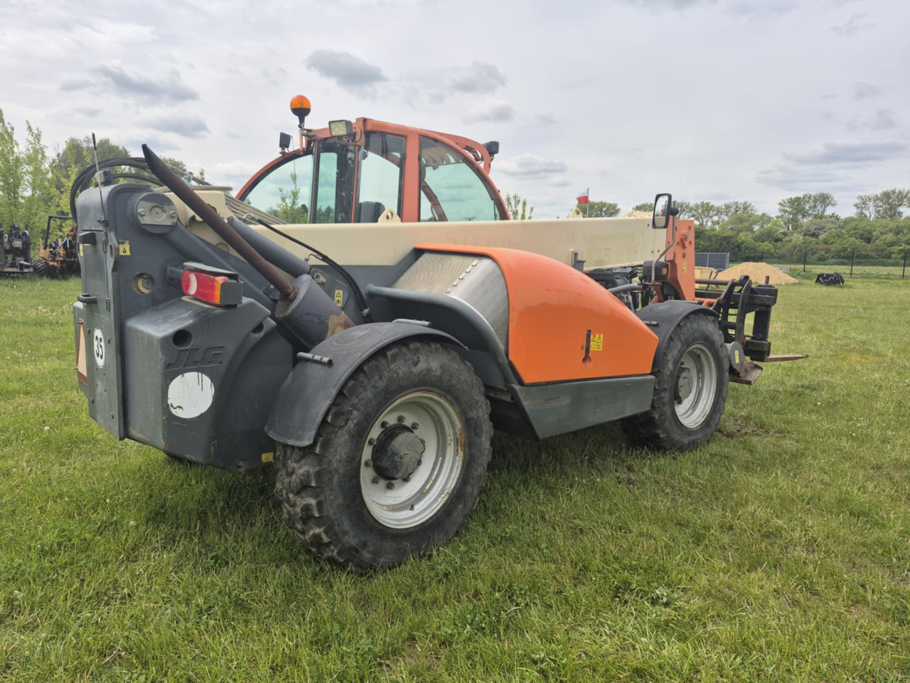 JLG 4013 - Telescopic wheel loader: picture 2 JLG 4013 - Telescopic wheel loader: picture 2