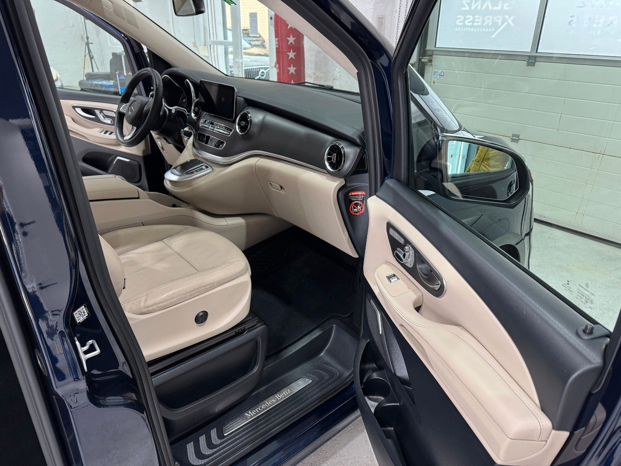 Mercedes-Benz V 300/AMG/EXCLUSIVE/LANG/4MATIC/STDHZG - Passenger van: picture 5 Mercedes-Benz V 300/AMG/EXCLUSIVE/LANG/4MATIC/STDHZG - Passenger van: picture 5