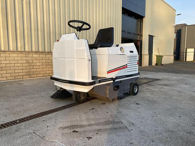 Dulevo 75 EH, Veegmachine - Industrial sweeper: picture 2 Dulevo 75 EH, Veegmachine - Industrial sweeper: picture 2
