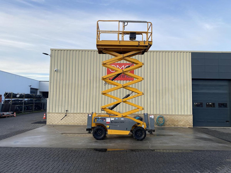 Aerial platform Haulotte Compact 12DX, Schaar hoogwerker, 4X4 Diesel: picture 9 Aerial platform Haulotte Compact 12DX, Schaar hoogwerker, 4X4 Diesel: picture 9