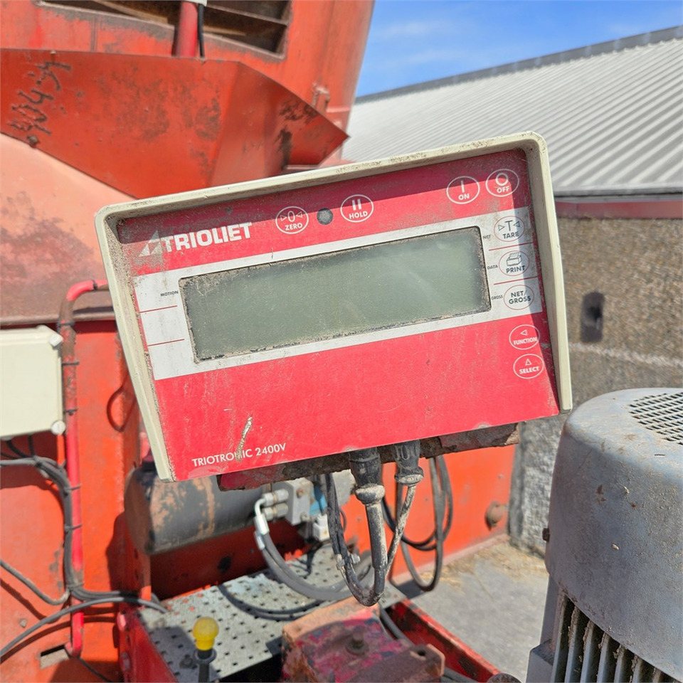 ABC SM10 - Forage mixer wagon: picture 5 ABC SM10 - Forage mixer wagon: picture 5