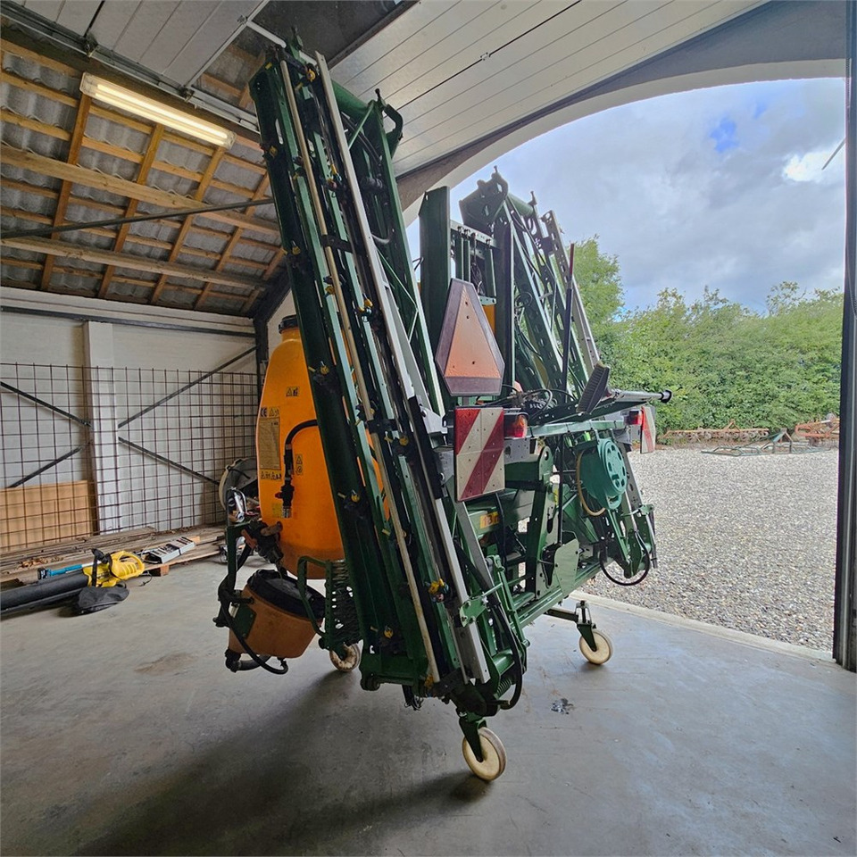 Amazone UF1200 - Sprayer: picture 3 Amazone UF1200 - Sprayer: picture 3