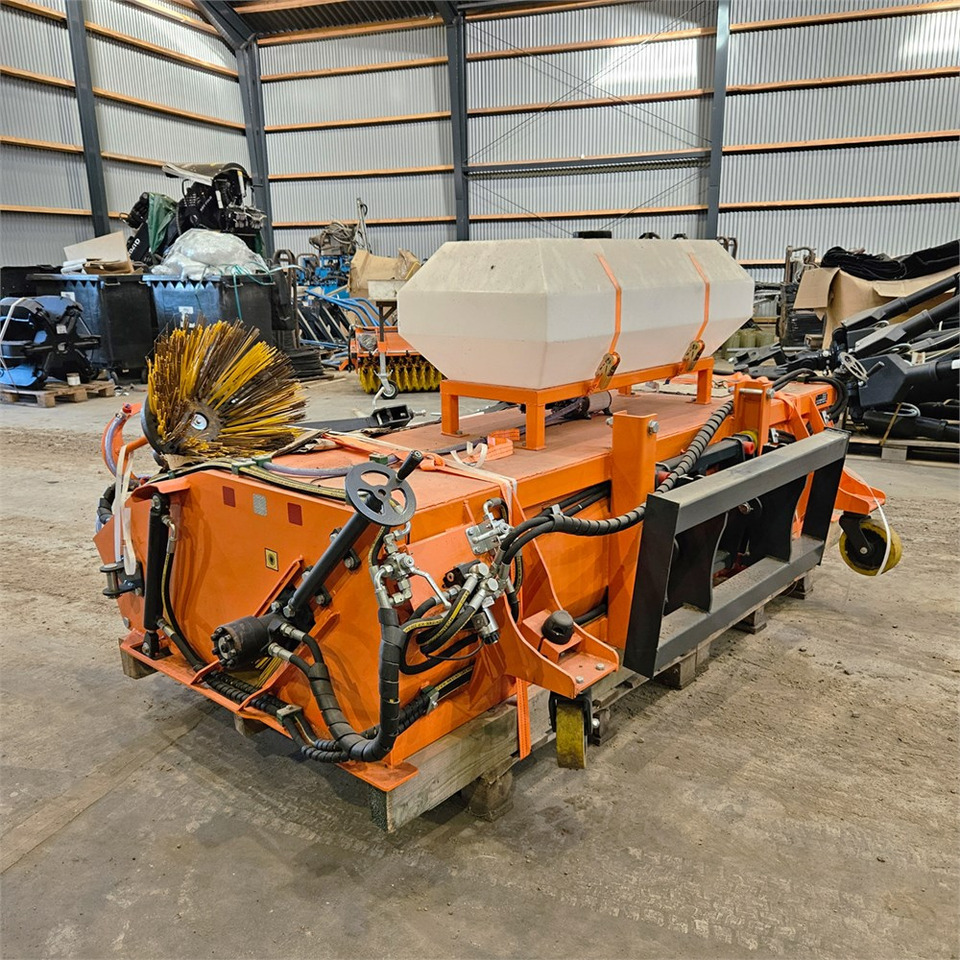 BM ZMC240 - Broom: picture 4 BM ZMC240 - Broom: picture 4