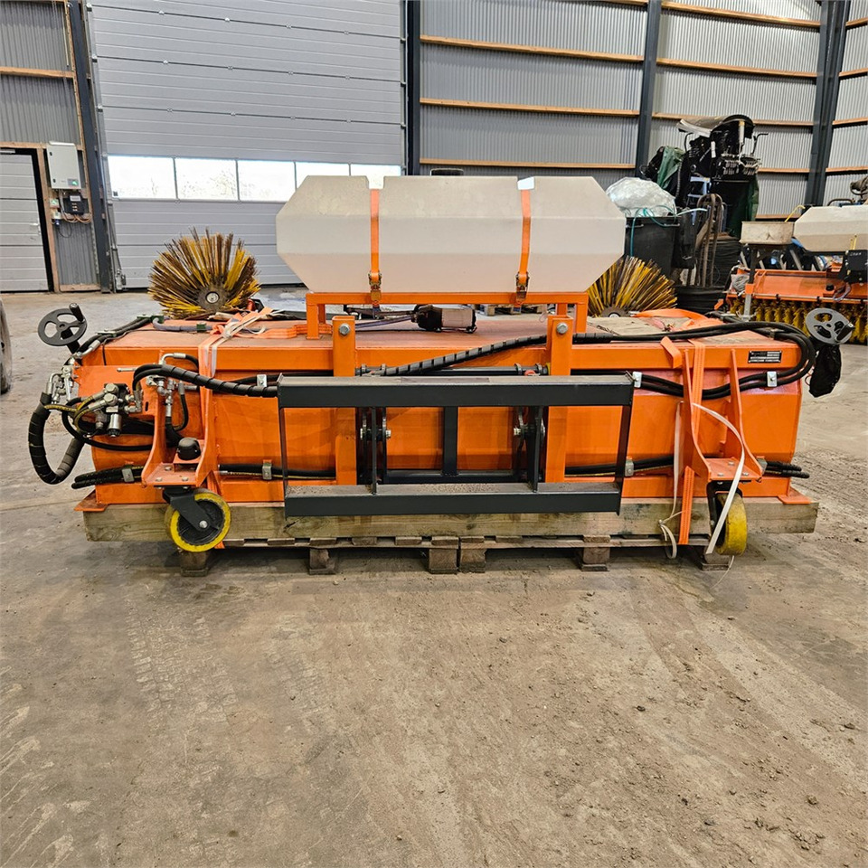 BM ZMC240 - Broom: picture 5 BM ZMC240 - Broom: picture 5