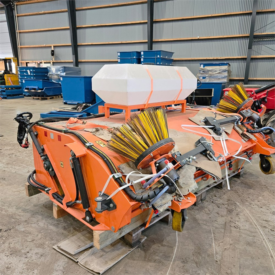 BM ZMC240 - Broom: picture 1 BM ZMC240 - Broom: picture 1