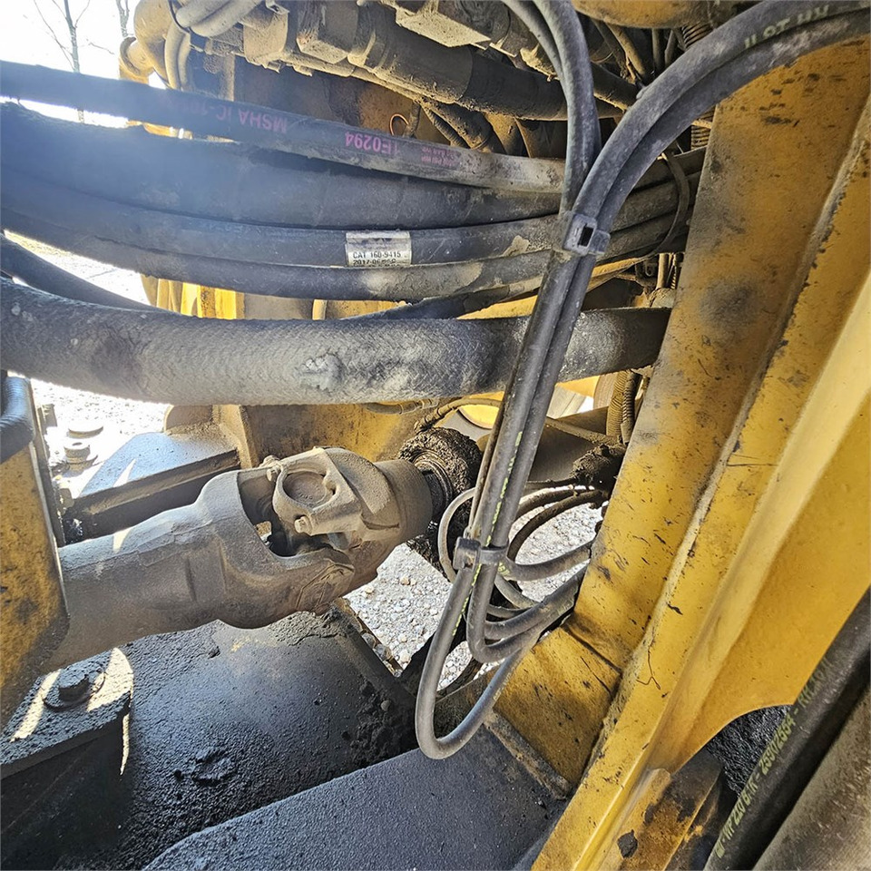 Wheel loader Caterpillar 938 M: picture 43