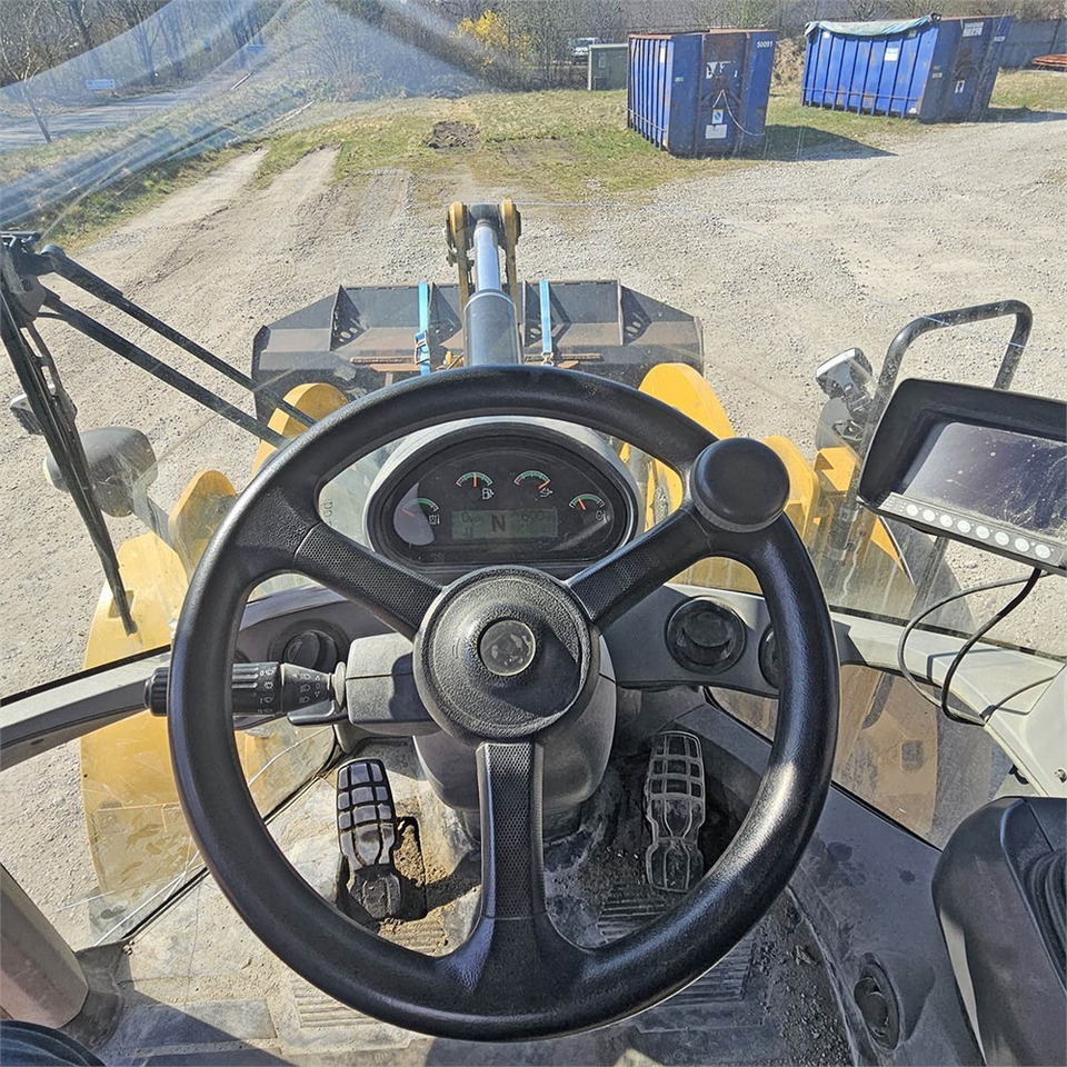Wheel loader Caterpillar 938 M: picture 16