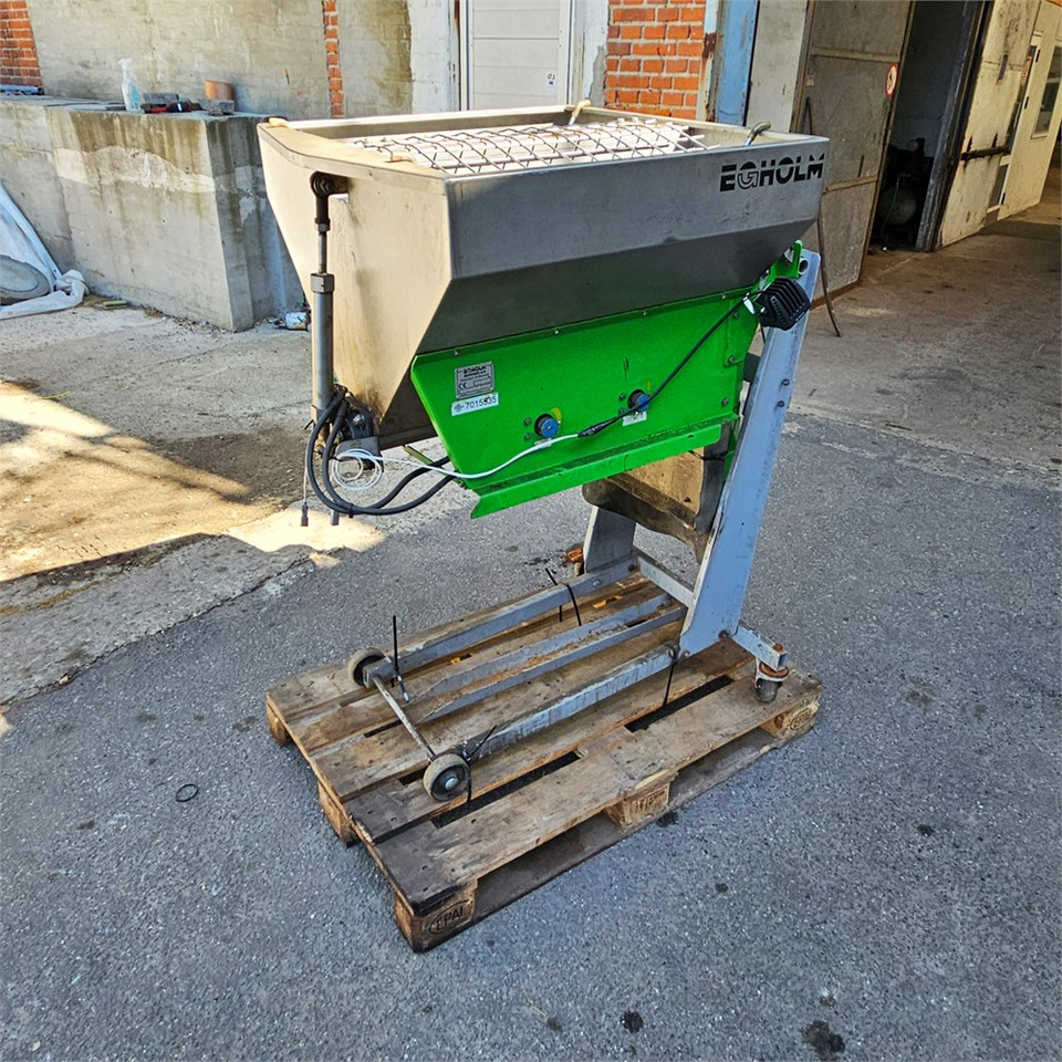 Egholm SG3 - Sand/ Salt spreader: picture 3 Egholm SG3 - Sand/ Salt spreader: picture 3