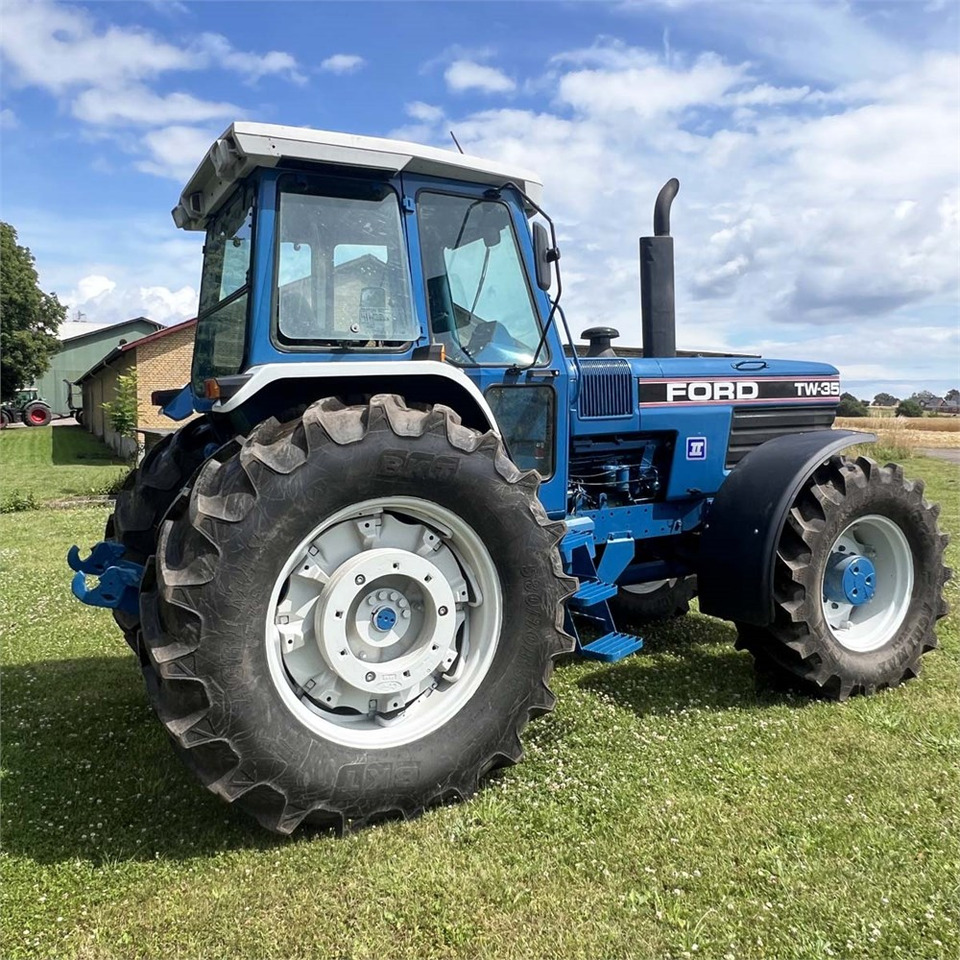Ford TW 35 - Farm tractor: picture 4 Ford TW 35 - Farm tractor: picture 4