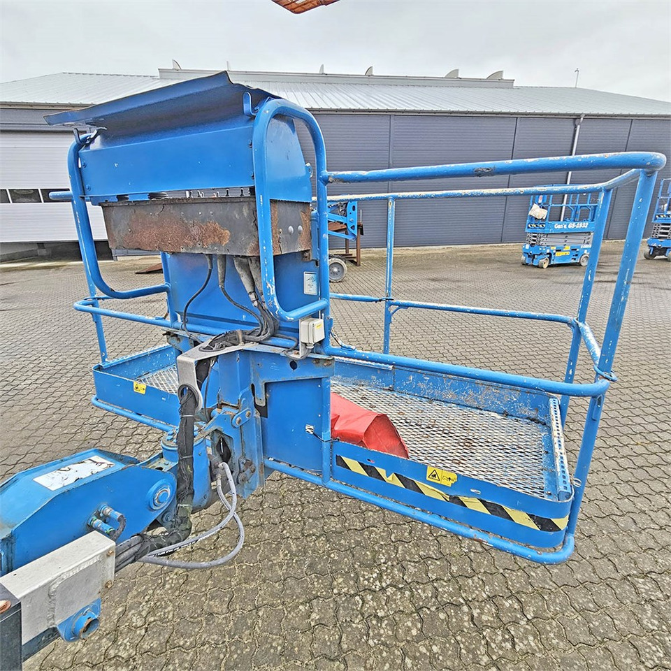 Telescopic boom Genie S60HC: picture 6