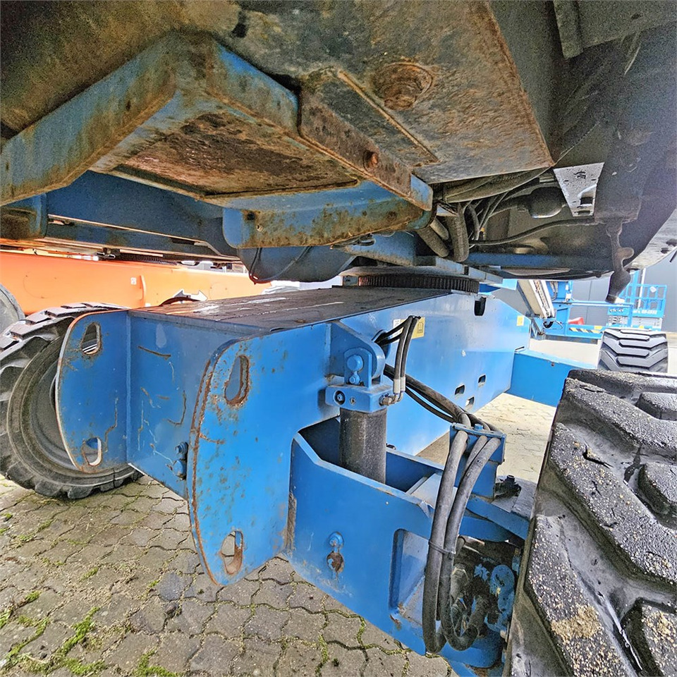 Telescopic boom Genie S60HC: picture 25