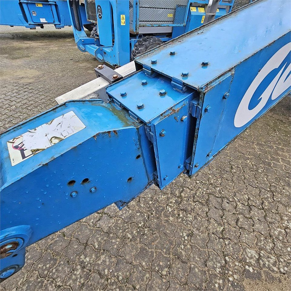 Telescopic boom Genie S60HC: picture 22