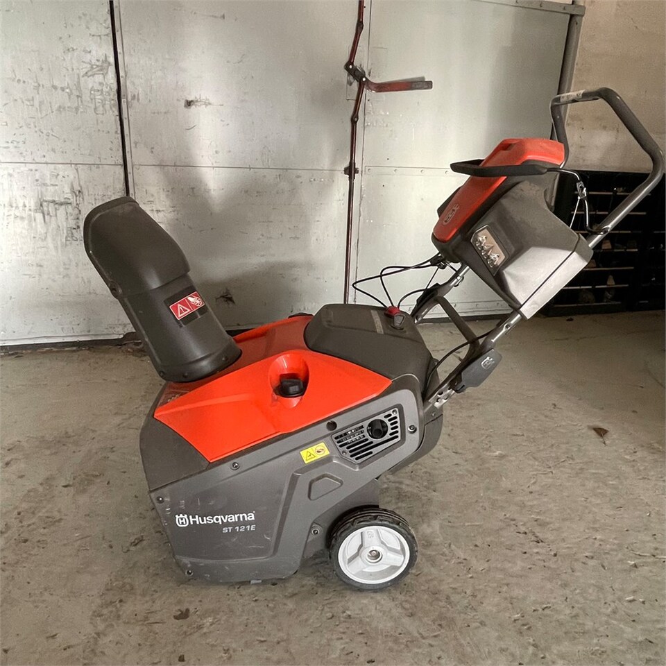 Husqvarna ST 121 E - Garden equipment: picture 2 Husqvarna ST 121 E - Garden equipment: picture 2