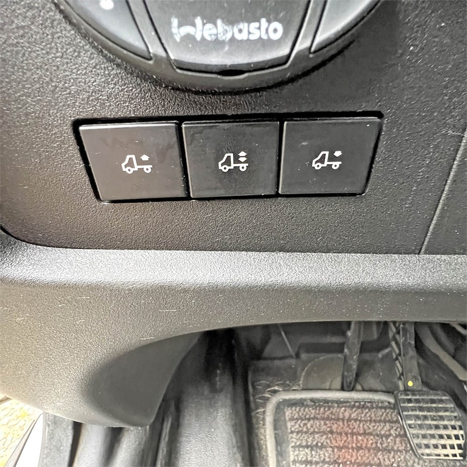 Panel van Iveco 35s18: picture 27