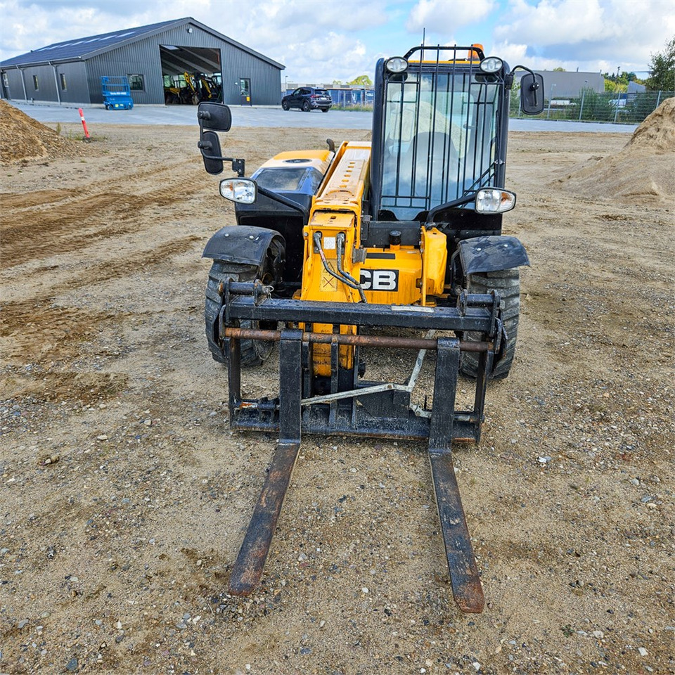 Leasing of JCB 525-60T4 JCB 525-60T4: picture 8 Leasing of JCB 525-60T4 JCB 525-60T4: picture 8